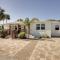 St Augustine Cottage with Fire Pit - Walk to Pier!
