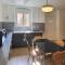 Appartement 1 Chambre, cuisine, coin salon, salle de bain