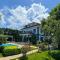 Heaven White Palace