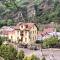 POSADA de BUSTIELLO,poblado de interés cultural, Cercano a finales de etapas de la vuelta ciclista de España
