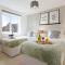 Detached House with Free Parking, Super-Fast Wifi and Smart TV with Netflix by Yoko Property - Northampton