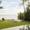 Black Beach Villa - Absolute Beachfront - Tabanan