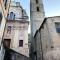 Iconic Italian Townhouse w Rooftop Terrace, Pigna