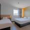 B&B HOTEL Landerneau Bois Noir