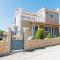 Mandis Apartments