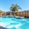 Stunning Modern Home King Bed Pool Jacuzzi Fire pit