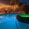 Stunning Modern Home King Bed Pool Jacuzzi Fire pit