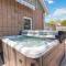 Luxurious Private House Pool and Hot Tub Luxurious Private House Pool and Hot Tub