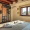 Villa Recluso-3 bd luxury country villa, huge heated pool with hydromassage, individual bbq & large yard, mountain view