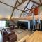 Stylish central 6 bedroom converted Granary