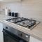 Apartment Sleeps 7 Near Attractions