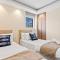 Fully renovated frontline flat