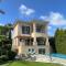 Amorosa Beach Villa 14
