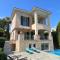 Amorosa Beach Villa 14
