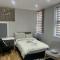 Grand Bleu - London - Next to Piccadilly Line Tube Station & Brand New Facilities - Лондон