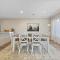 Ballarat Modern Oasis, Stylish 3 bedroom 2 bathroom Retreat, Newly build, New appliances, beds and furniture, Walking distance to Shopping mall