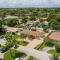 Deerfield Retreat! Walk to the Beach! Sleeps 8! - Deerfield Beach