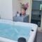 Penthouse 40 in Trastevere with seasonally Jacuzzi