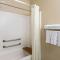 Super 8 by Wyndham Ottawa