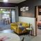 The Settler - Stylish One Bedroom Living
