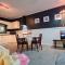 The Settler - Stylish One Bedroom Living