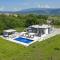 Gorgeous Home In Grubine With Jacuzzi - Grubine