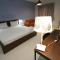 Eazy Motel B.a.n.g.n.a