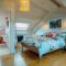 Luxury sea-view apartment in Tenby - Floral Corner