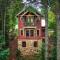 Winterberry Cottage Treetop Balcony and 5 Min to Downtown Black Mtn!
