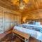 Cubs Den Cabin Deck, Fire Pit and Year round Mountain Views! - Swiss