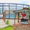 We are Unique ! Only 4 min level walk to Beach, Pubs, Shops, Restaraunts, Fab htd Pool, Hottub, Games room, BBQ's,Tranquil gardens, Bassets Acre, Just six Beautiful 1 to 3 bedroom Historic apartments with Free Parking and upgraded WiFi - Portreath