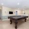 Upscale Family Home withCustom Arcade, Theatre - دافِنبورت