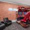 Upscale Family Home withCustom Arcade, Theatre - دافِنبورت