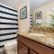Upscale Family Home withCustom Arcade, Theatre - دافِنبورت