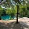 The Manor- 4 BR Home with Pool Table, Swimming Pond and Sand Volleyball - Montgomery