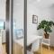 City Seaview Stunner with Pool and Gym - أوكلاند