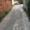 Comfortable rooms with live in host, walking distance to the High St & more