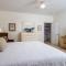 1025 Crooked Oak Lane