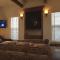 Golden Eagle Vacation Rentals - Orca Suite - Cottage #3 - ADA - Trinidad