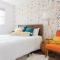 Retro Retreat renovated 2BR, desk, no chore list!