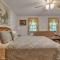 Cozy Bungalow Just Minutes from Mystic, Westerly Beaches, Boating and Casinos! bungalow