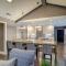 Beautiful 4 bedroom home with Pool, Hot Tub & More