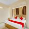 OYO Flagship 80772 Hotel The Grand Rdc