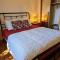Adorable Adobe Taos - excellent location between ski valley and town!