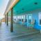 Your perfect getaway: beachside- 6 beds, sleeps 10