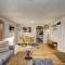 Little Blue Bungalow on Boise's Bench, Pet Friendly, Fully Fenced yard with doggie door! 2 miles from BSU, 5 minutes from Downtown Boise, Desk and workstation for remote workers, 2 TV's large walk-in closet, Good for mid-term stays - بويز