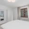 Cruwzo - Fantastic Apartment with Balcony and Parking