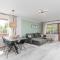Cruwzo - Fantastic Apartment with Balcony and Parking