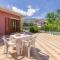 Villa With Volcano View - Happy Rentals