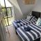 5 mins from the Eden Project Baybreeze Holiday Apartment, Sea Views, Super Kingsize Beds